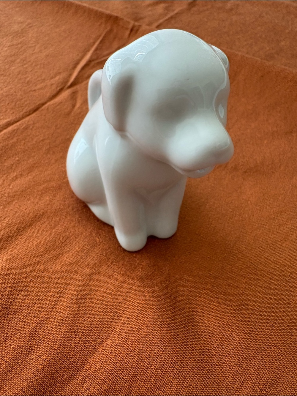 White Ceramic Dog-Shaped creamer - Picture 2 of 5